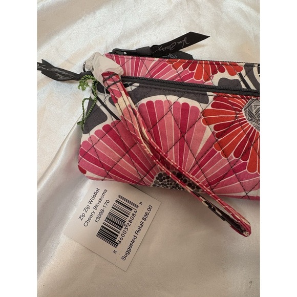 NWT Vera Bradley Cherry Blossoms Zip Around Wallet New With Tags - Picture 3 of 8